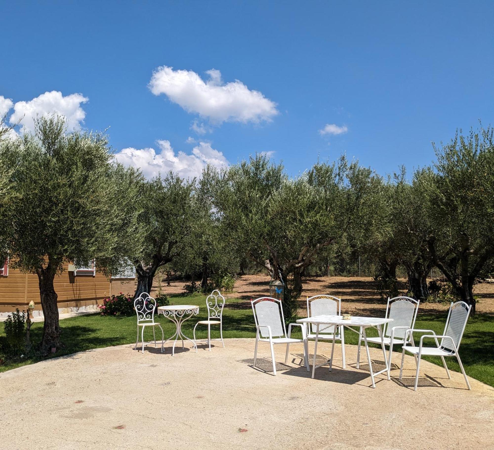 Bungalows With Private Pools "Tales Of The Soul - Της Ψυχής Τα Παραμύθια" Anemochori Exterior photo
